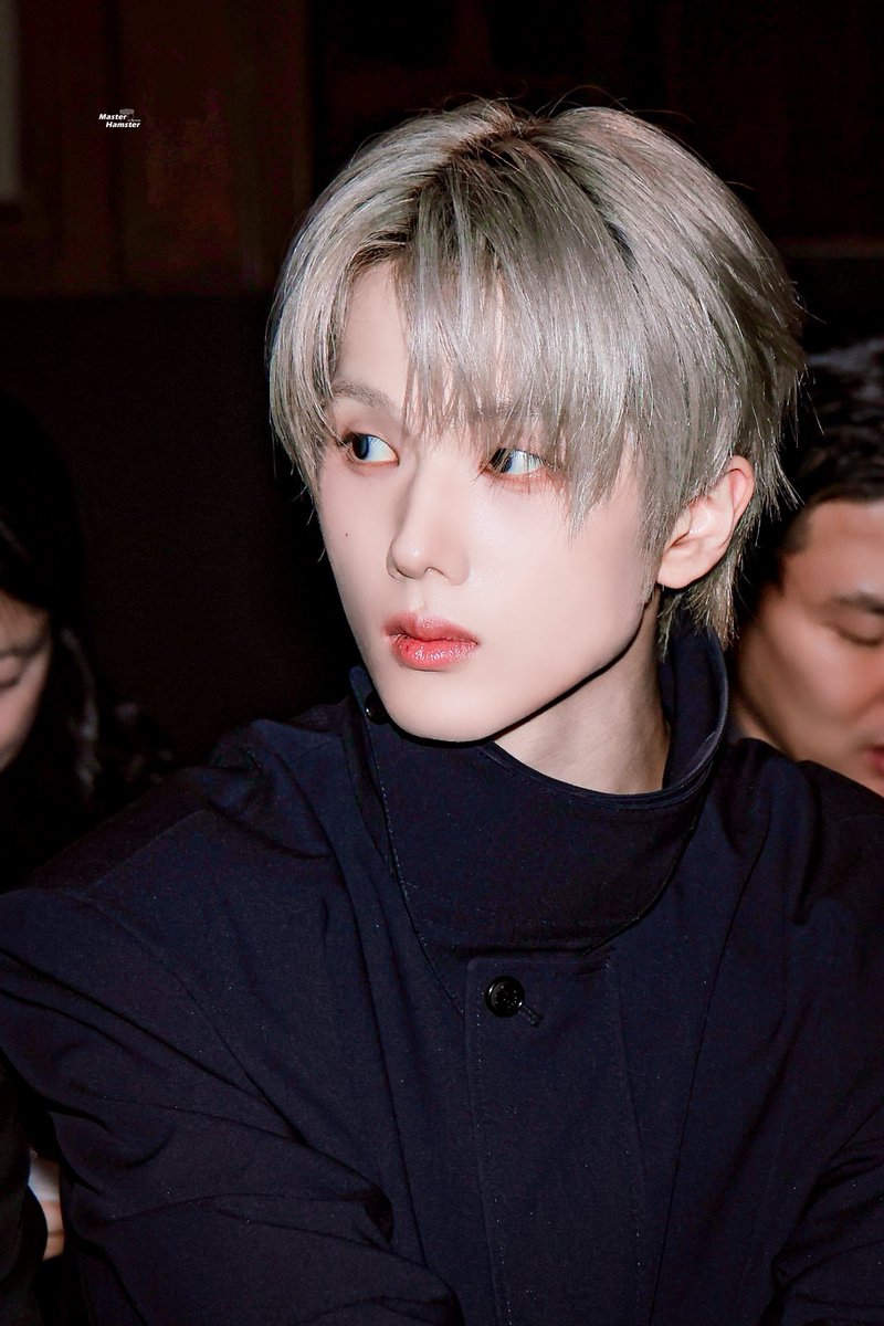 jsxings's tweet image. jisung in paris fashion week i’m afraid i’ll never move on from you