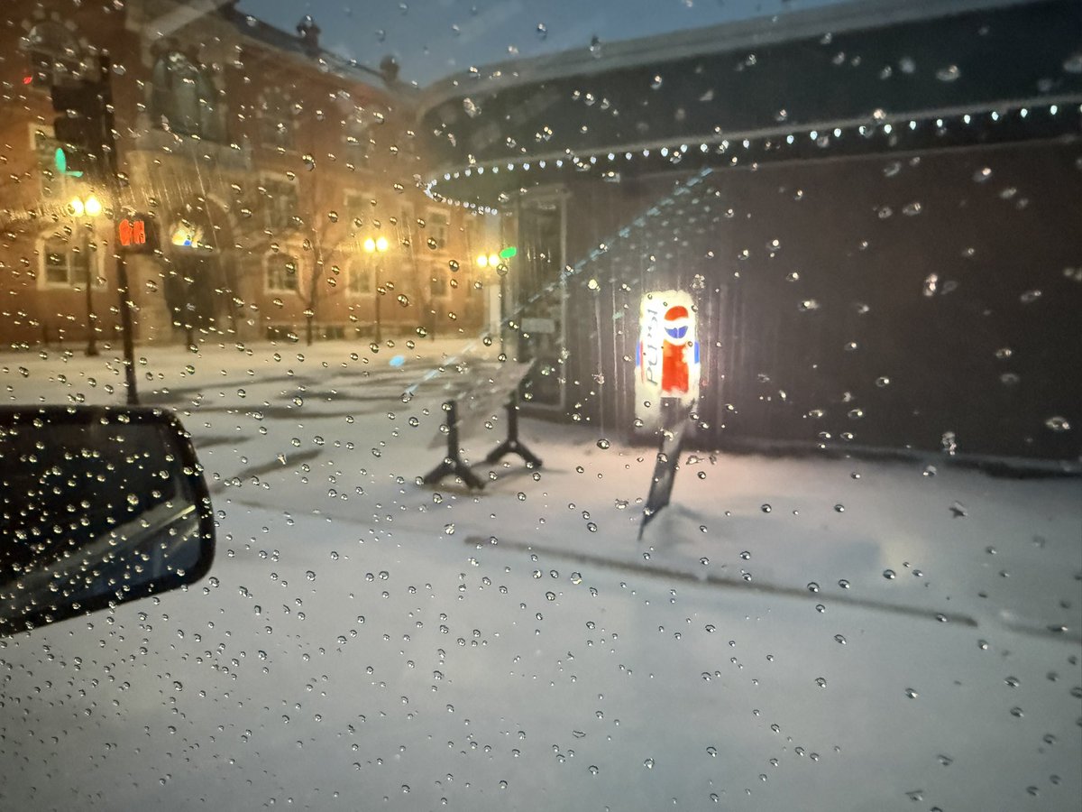 Meteorologist Lucy Doll tweet media