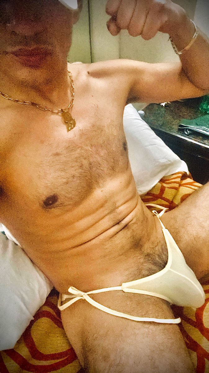 Viernes de…!?  ##zoomgay #gayzoom