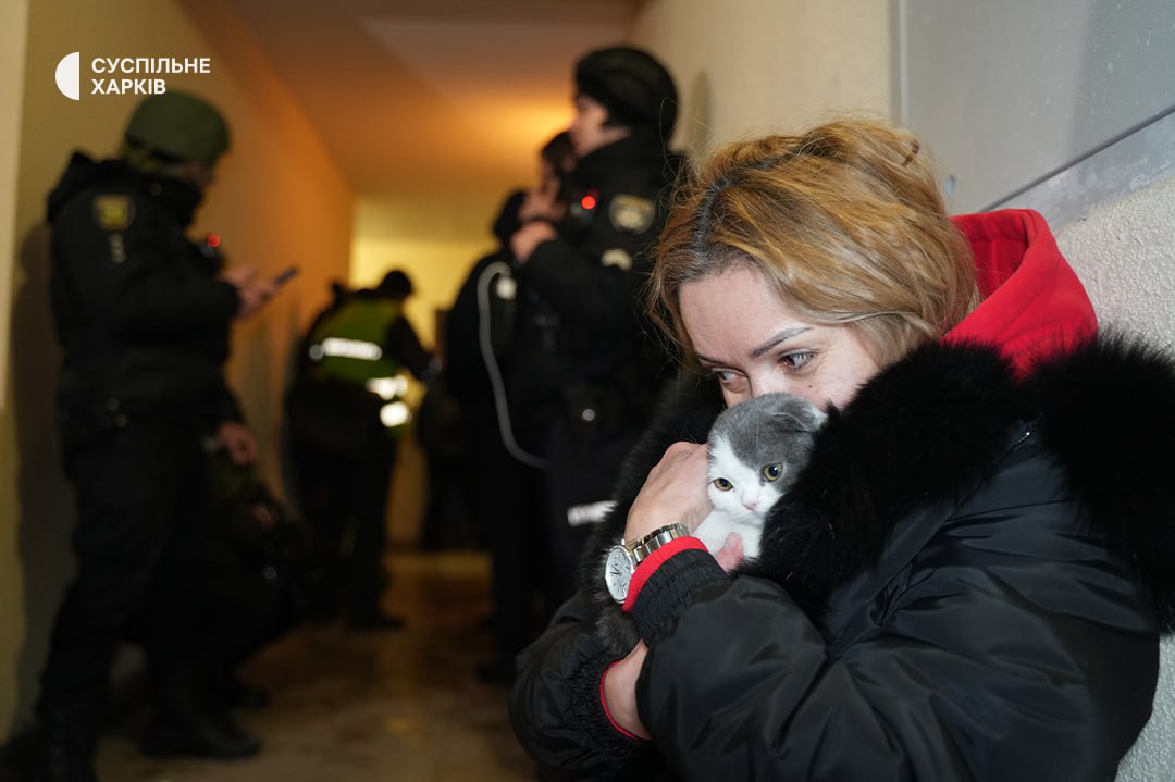 BohuslavskaKate's tweet photo. Kharkiv citizens hide in the shelter during tonight's russian attack with their pets. https://t.co/ZXWi0MdcBI