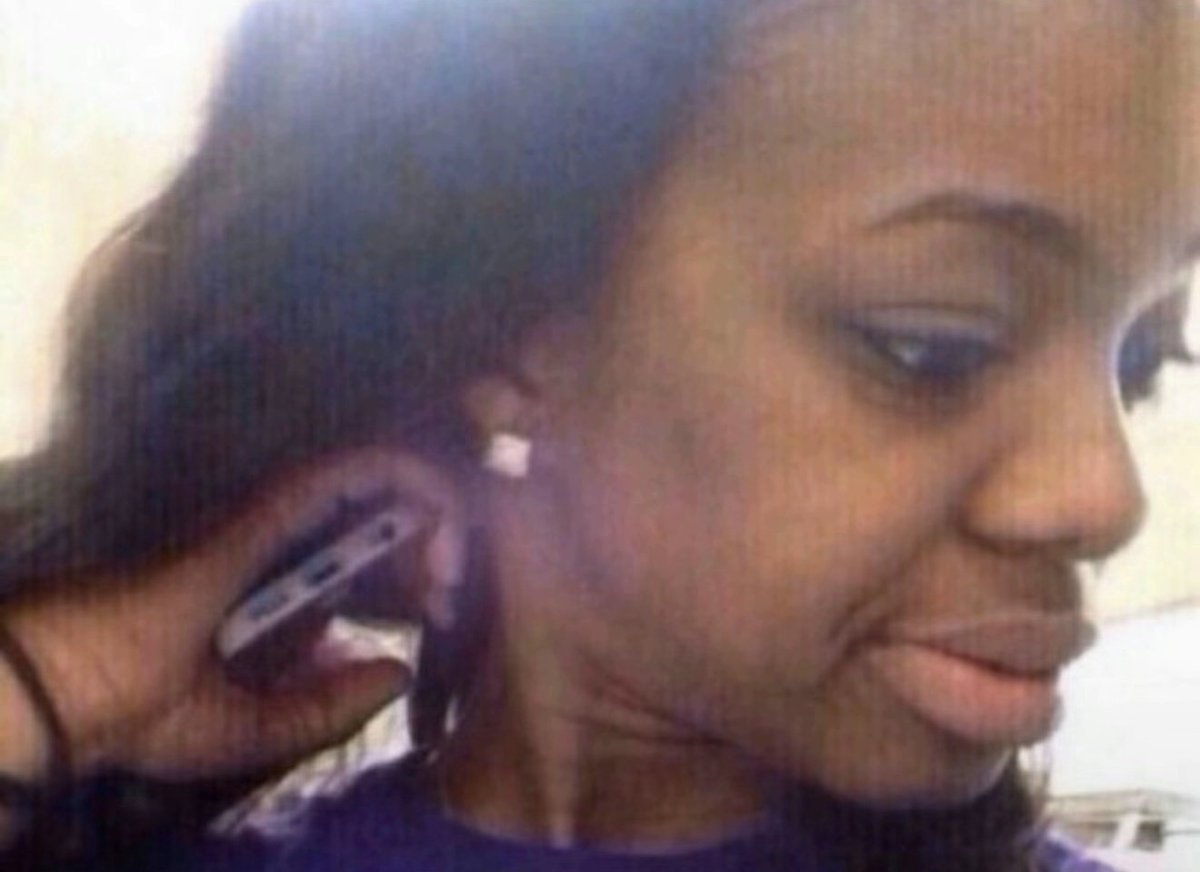 I really hope Colton Underwood chokes on dick and dies... RIP Tiffany. HOLY FUCK.