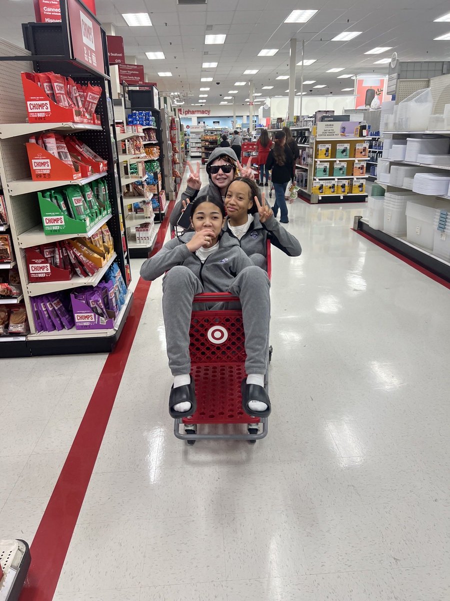 NWMGB's tweet image. 🛒💜 TARGET STOP = NON-NEGOTIABLE 💜🛒

Travel days aren’t complete without a Target run.
Snacks secured. Vibes high. Team bonding in full effect 😄

Because Magic moments don’t just happen on the court — they happen everywhere in between.

#MagicMoments
#NWMagic
#TeamBonding