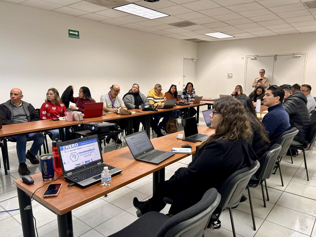SEFIRC_COAH's tweet photo. A través de la Dirección de Fortalecimiento de la Gestión Pública e Integridad, #SEFIRC capacita a personal de diversas dependencias en materia de Administración de Riesgos para el cumplimiento del Plan Anual de Trabajo 2026

#CoahuilaPaDelante
#APasosDeGigante @GobDeCoahuila https://t.co/sjZSAGEFB2