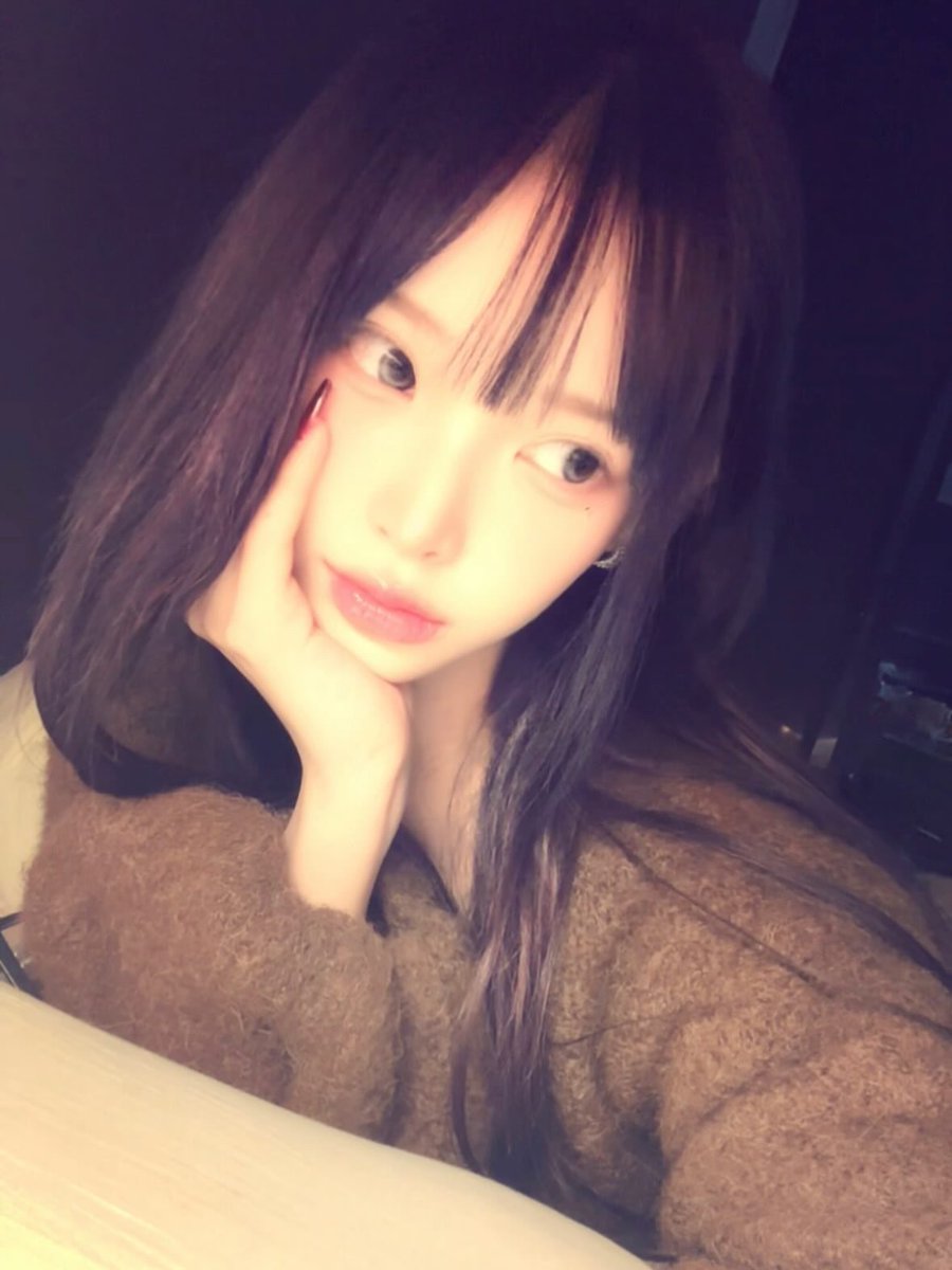 adyapicss's tweet photo. [📸] Chaeeun update 

“Home is the best🥴”

#에이디야 #ADYA
#CHAEEUN #채은 
@ADYA_official https://t.co/U03cb6lEPs
