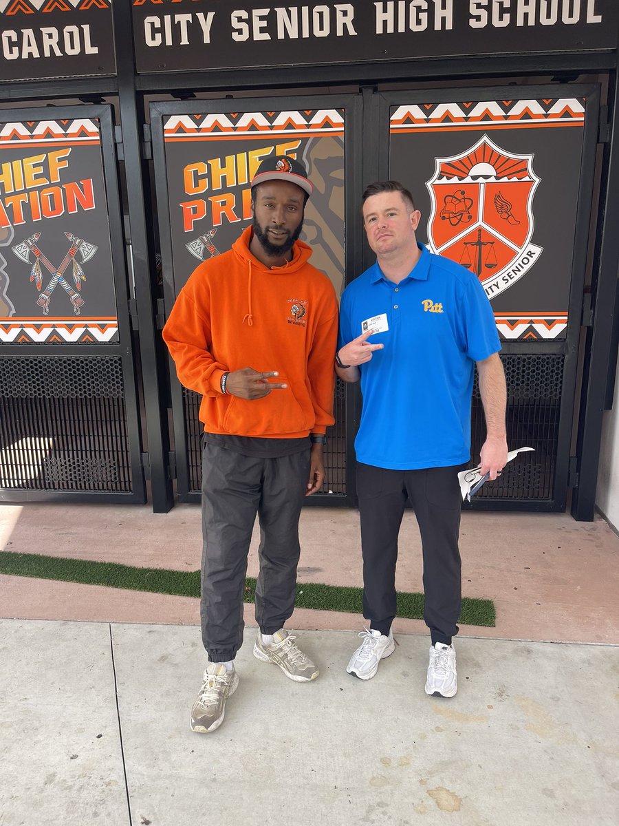 _CoachDirt's tweet photo. Play Fast Score Faster ‼️
Appreciate my brother Kade stopping by🤝
#HailToPitt
#H2P
#RecruitCarolCity 🍢 https://t.co/JYyzFypYeJ