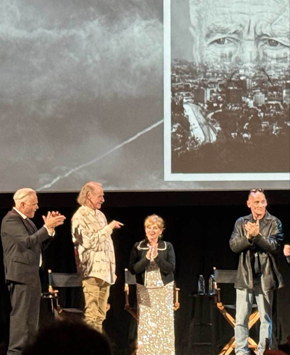 ObnoxandAnony's tweet photo. #DanaAshbrook #HarryGoaz #KimmyRobertson #EricDaRe #TwinPeaks https://t.co/12lfAYklHV