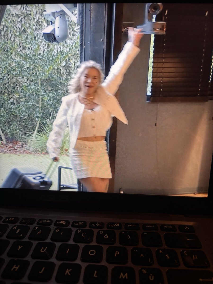 Close enough, welcome back Serena 
#Debondgenoten