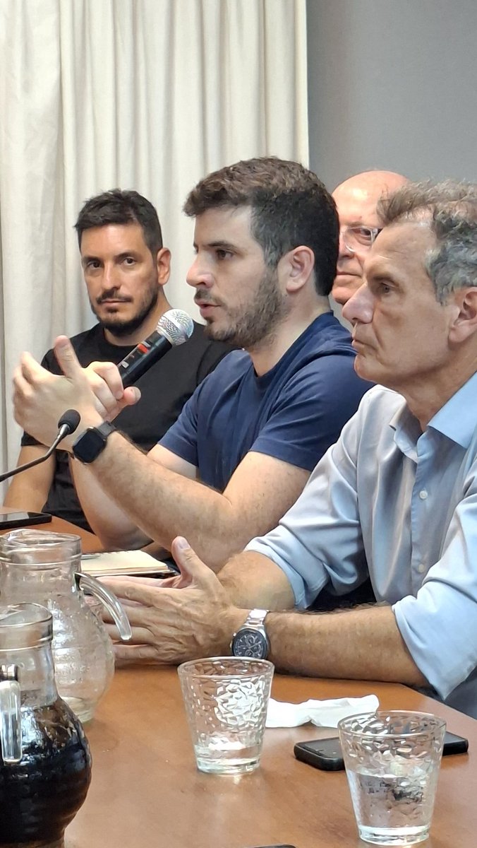 Javier Bee Sellares tweet media