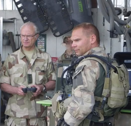 <a href="/hissgoescobra/">John Jackson</a> King Carl XVI Gustaf and former SOG operator in Afghanistan!