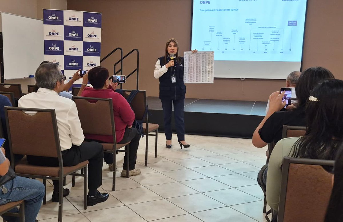 ONPE_oficial's tweet image. #ONPEenRegiones | Nuestra gestora de la #ORCChiclayo participó como expositora en el taller informativo dirigido a periodistas sobre las Elecciones Generales 2026, organizado por @IPYS.