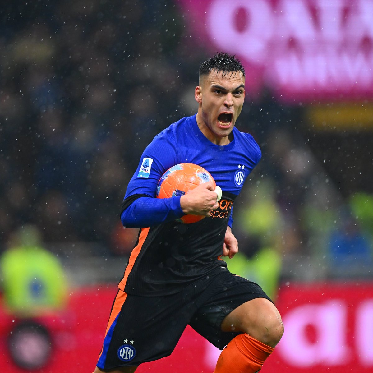 HT: INTER 3-2 Pisa
⚽️ Zielu (p)
⚽️ Toro
⚽️ Pio

Langsung di-comeback di babak pertama, gokil! Hahahaha

Bold move dari Chivu utk tarik Henrique di menit 30. Impact nya Dimash kerasa banget! 🫶🏻

Jadi, tanggal brp Dibu Martinez dateng? 😭