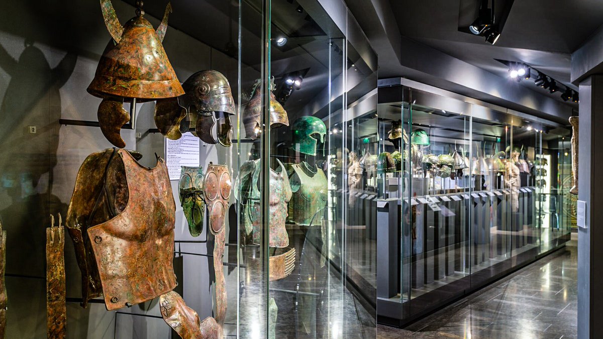 escapefrommelos's tweet image. SPOILER: 

This happened because the "Musée d'Art Classique de Mougins" was closed in 2023 and replaced by the "Femmes Artistes du Musee de Mougins", devoted to modern female artists.

Its collection of Greek and Roman armor, one of the largest in the world, was auctioned off.