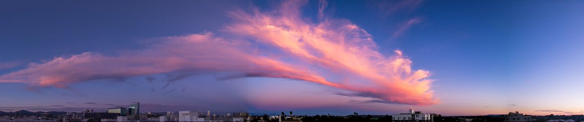 jfcore's tweet photo. #losangeles #dramatic #cityscape #sunset #clouds #colorful #rooftop #views https://t.co/x6P6Eq4jwX