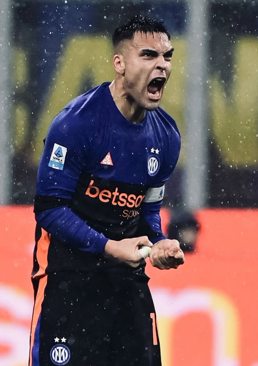 90ordnasselA's tweet photo. Ha fatto tremare San Siro il Capitano. https://t.co/QhH5UP1RSp