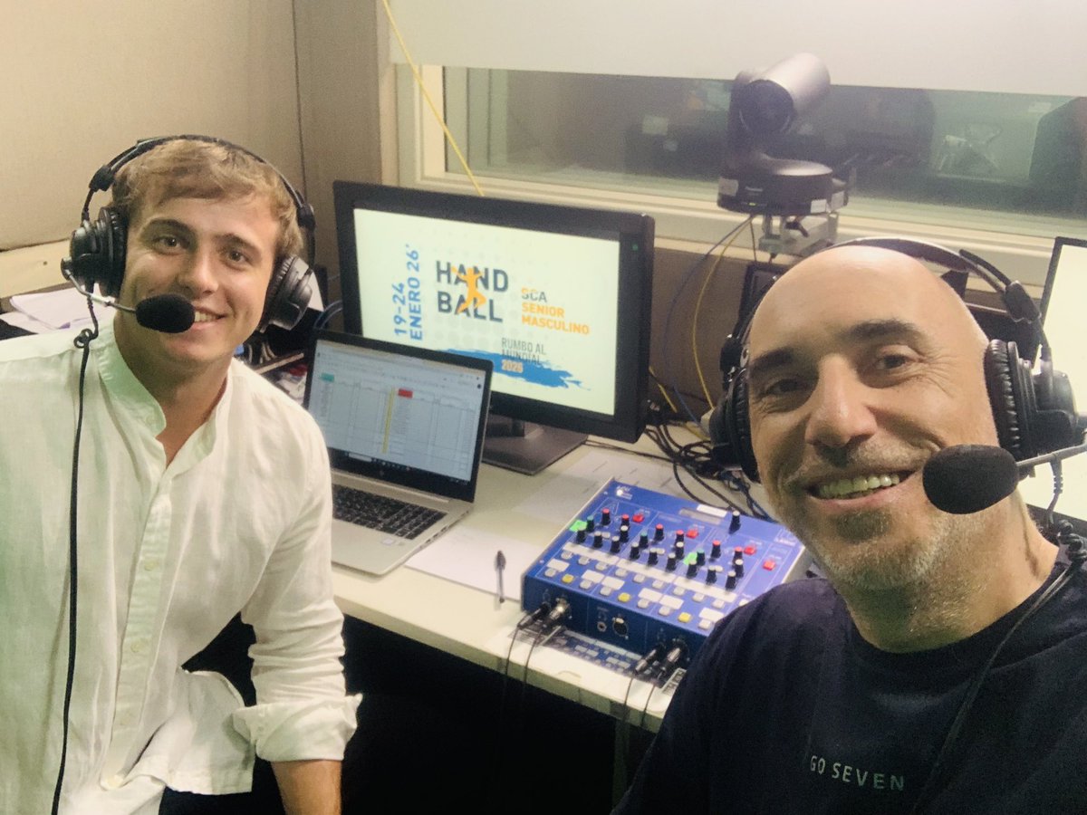 Mirá quién comenta el Argentina - Chile desde Asunción. 

Desde las 17:50hs con <a href="/santibarcelo3/">Santiago Barceló</a> por Fox Sports y el canal de YouTube de Fox Sports Argentina. 

Con Argentina, SIEMPRE !!!

#HandballxFoxSports