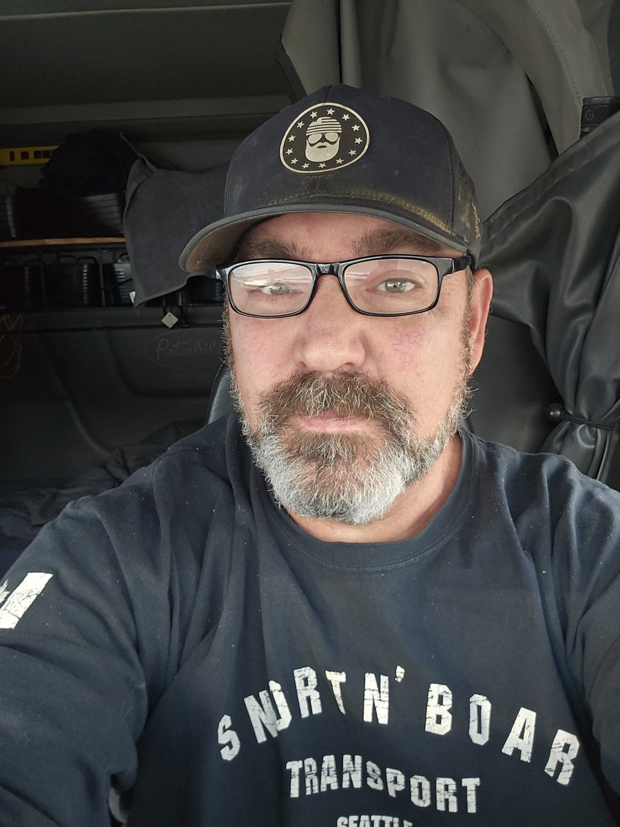 taylorbilt's tweet image. Thank you for all the follows &amp;amp; engagements. 
I'm Taylor, I'm from East Tennessee &amp;amp; yes, I'm a real trucker. (I get asked that a lot in DMs) I served with the Tennessee National Guard , Drive trucks, musician, woodworker (hobby)  gear head, hot rodder,  Harley rider, and a shit…