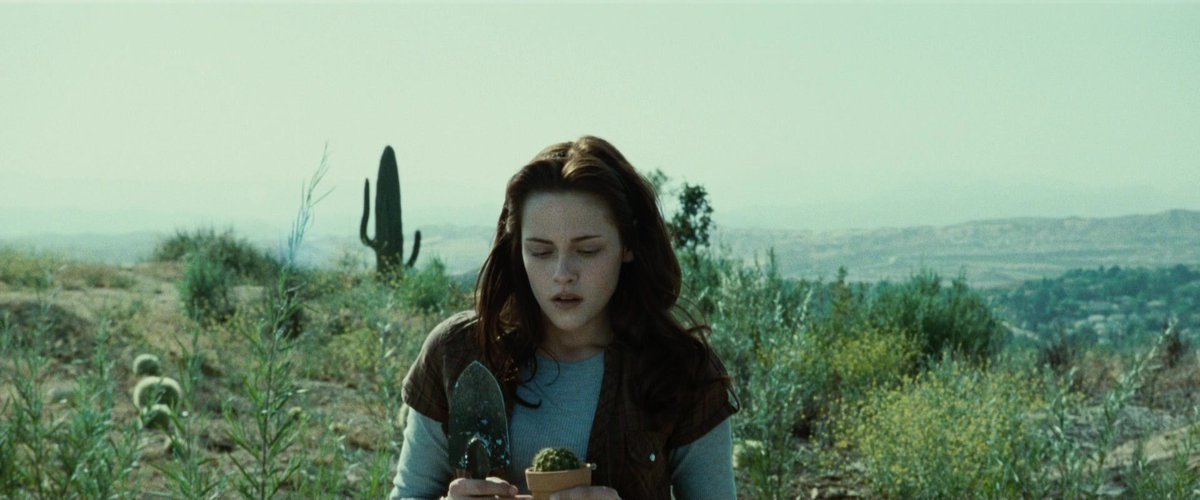 bestofkristenj's tweet image. rob and kristen's first appearances in twilight (2008)