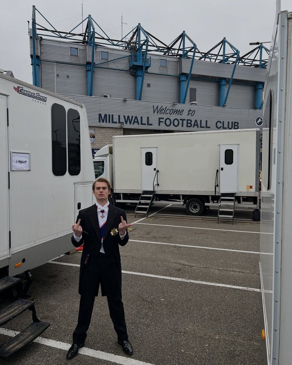 willesblue's tweet image. MEU HENRY FOX VOLTOU PQP É REAL