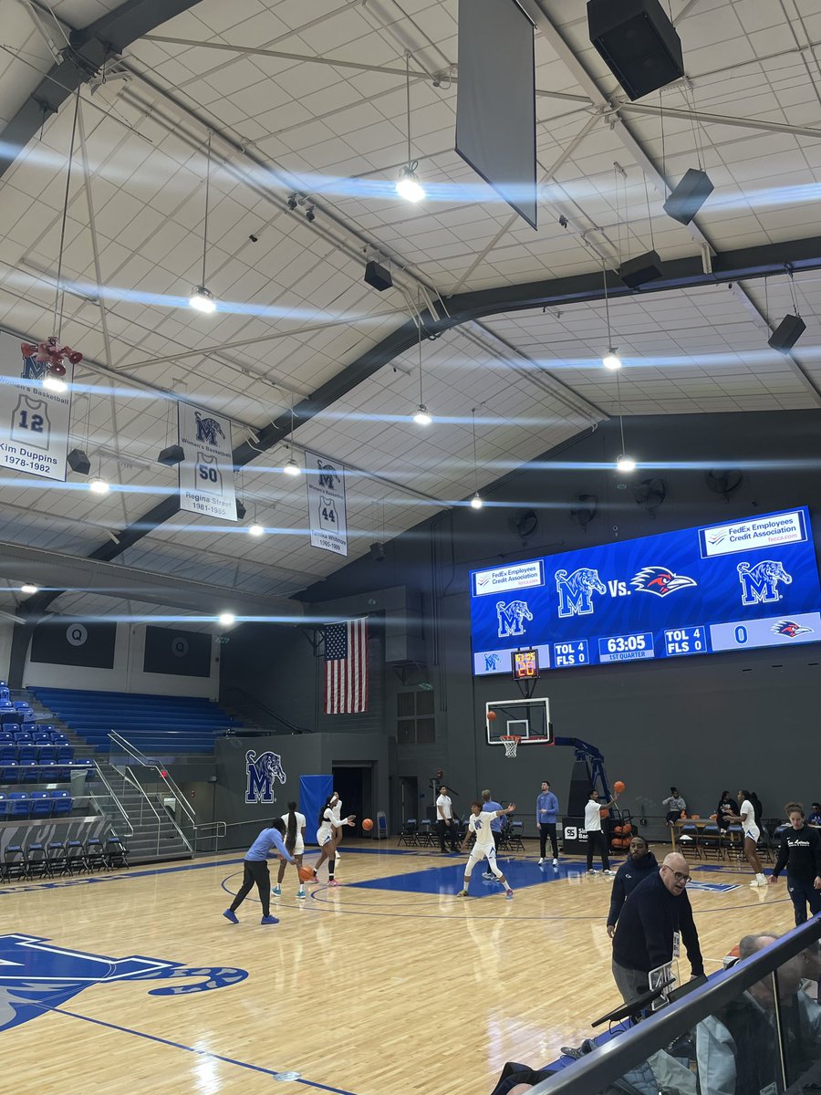 📍Elma Roane Fieldhouse
After a rough three game stretch, Memphis WBB hosts UTSA in a game the Tigers REALLY need to maintain any momentum on the season.
Tip is in a little over an hour and I’ll have you covered as always for <a href="/DHSports_01/">Daily Helmsman Sports</a>.