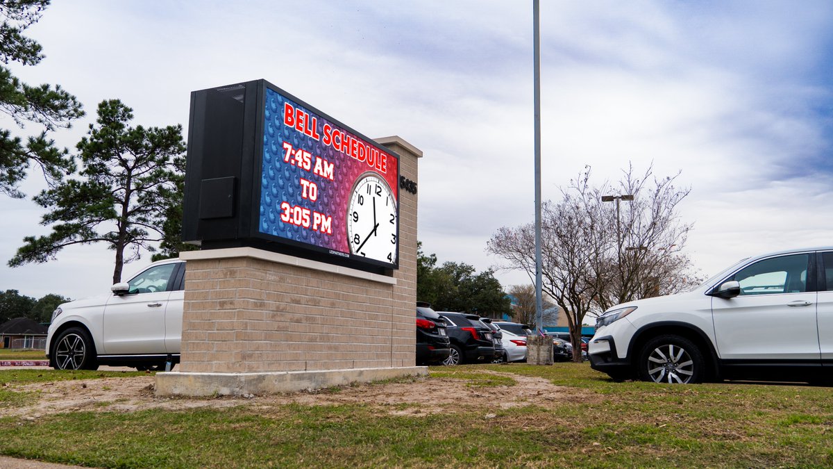 ledpartnershtx's tweet image. 📣 New 4mm install at Labay Middle School (@CyFairISD )!

Sharper image quality + brighter visuals for announcements that truly stand out 🦅✨
Learn more: ledpartners.com
📞 (832) 769-0593
#LEDPartners #4mmLED #LEDMarquee #DigitalSignage #CFISD #LEDSigns