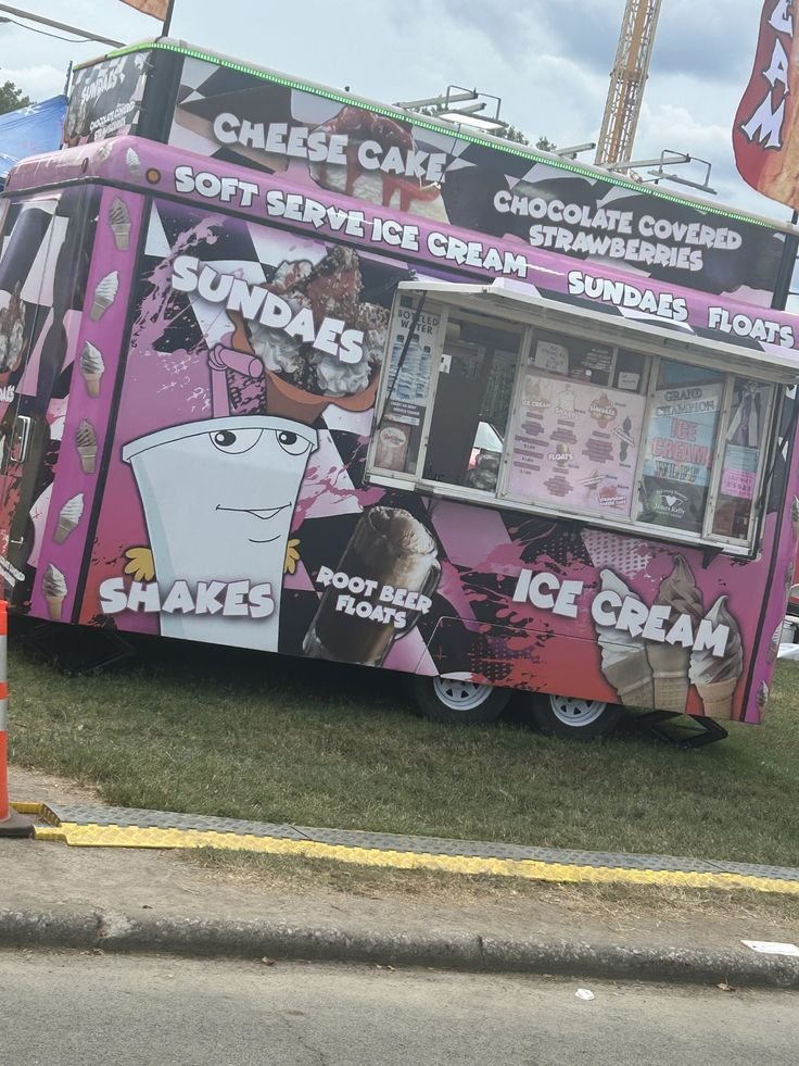 jswimreal's tweet image. look at that cool ass truck