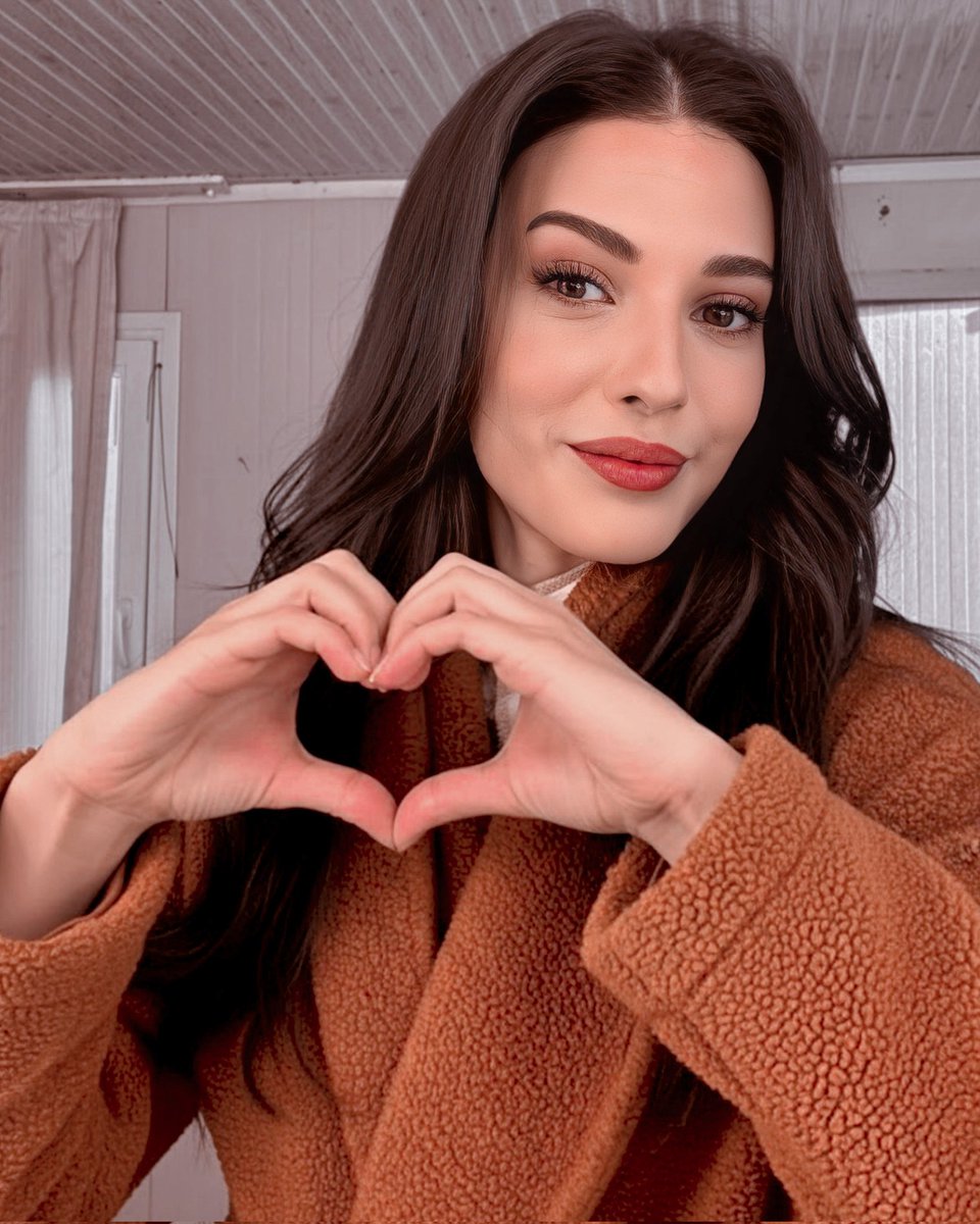 Prensesamız doğum günün kutlu olsun .İyi ki,doğudun iyi ki varsın❤️❤️❤️❤️👏👏🌷😘😘🌟💞💞🦋 #MahassinaMerabet