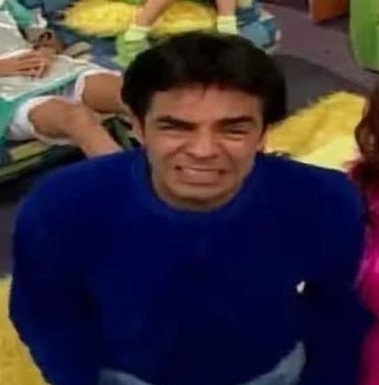 "Ya me dijeron que no conseguiste boleto para tus BTS ¿estas bien?"

Yo en alguna televisora para que me den un boleto: