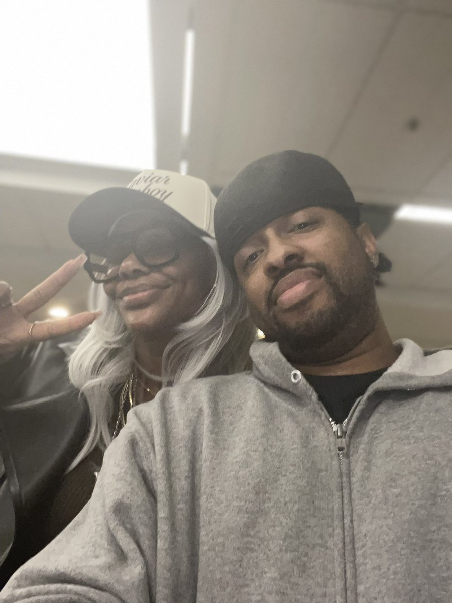 DJALL_REDDY's tweet image. #FlashbackFriday #DATBITCH …….. @Jade_Cargill