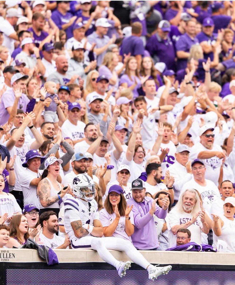 Dvandyke3jr's tweet photo. EXTREMELY BLESSED TO RECEIVE AN OFFER FROM KANSAS STATE 💜🤍 #AGTG🙏🏾❤️ @wardth09 @MarshallMcDuf14 @Coach_B5 @BayAreaLAB @ChadSimmons_ @Andy_Villamarzo @adamgorney @Andrew_Ivins @TomLoy247 https://t.co/PTjQR5xASV