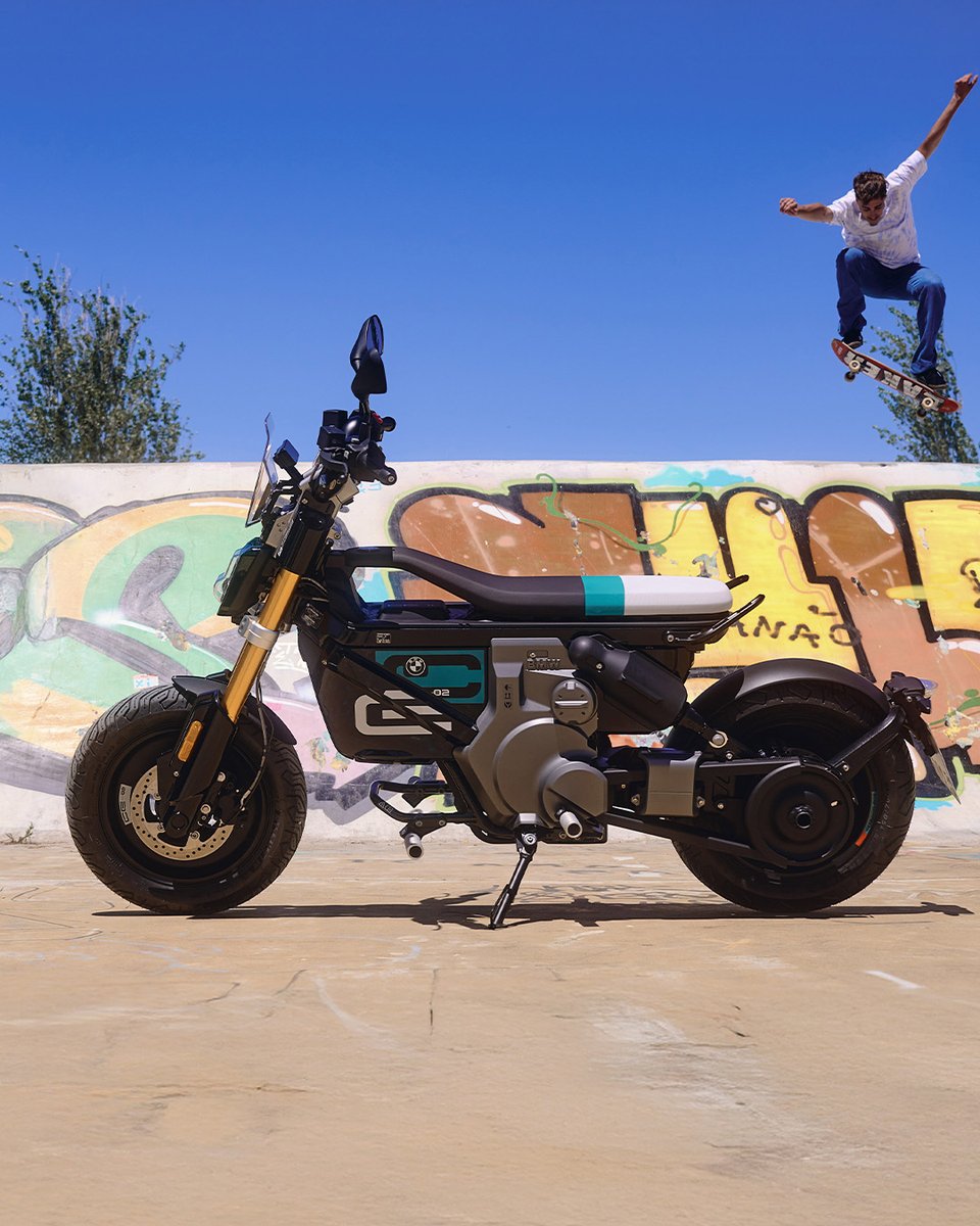bmwmotorradpy's tweet image. ¡No dejes que la energía de tu camino se apague! ⚡️ Conquistá la ciudad y movete más rápido con la E-Parkourer. 🛵

¡Contanos tu día con emojis! 🙊

#CE02 #PluggedToLife