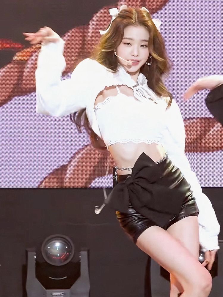 impvrites's tweet image. debut era w0nyoung is so goals