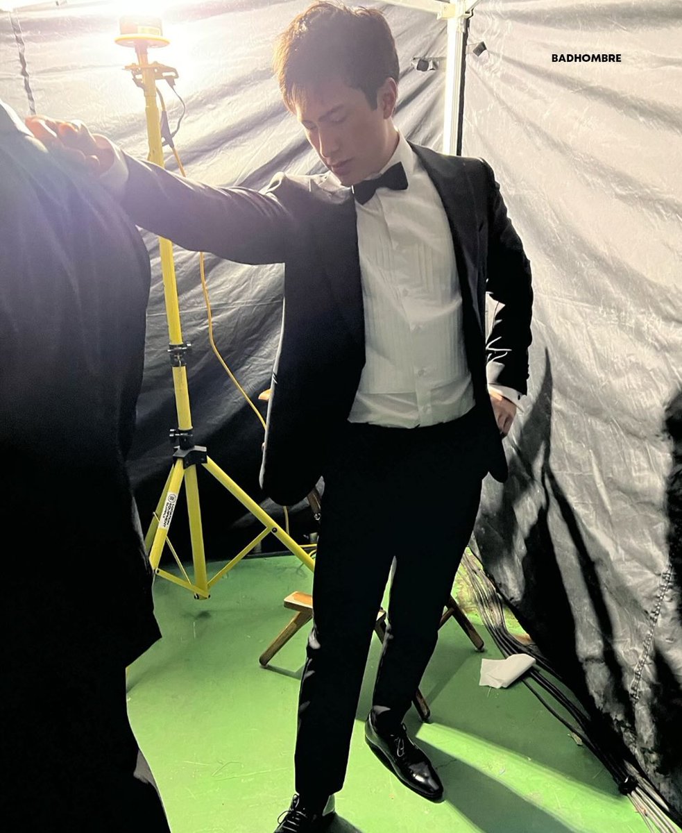 dailyhudcon's tweet image. New BTS photos of Hudson Williams and Connor Storrie on the set of Heated Rivalry! 🤍