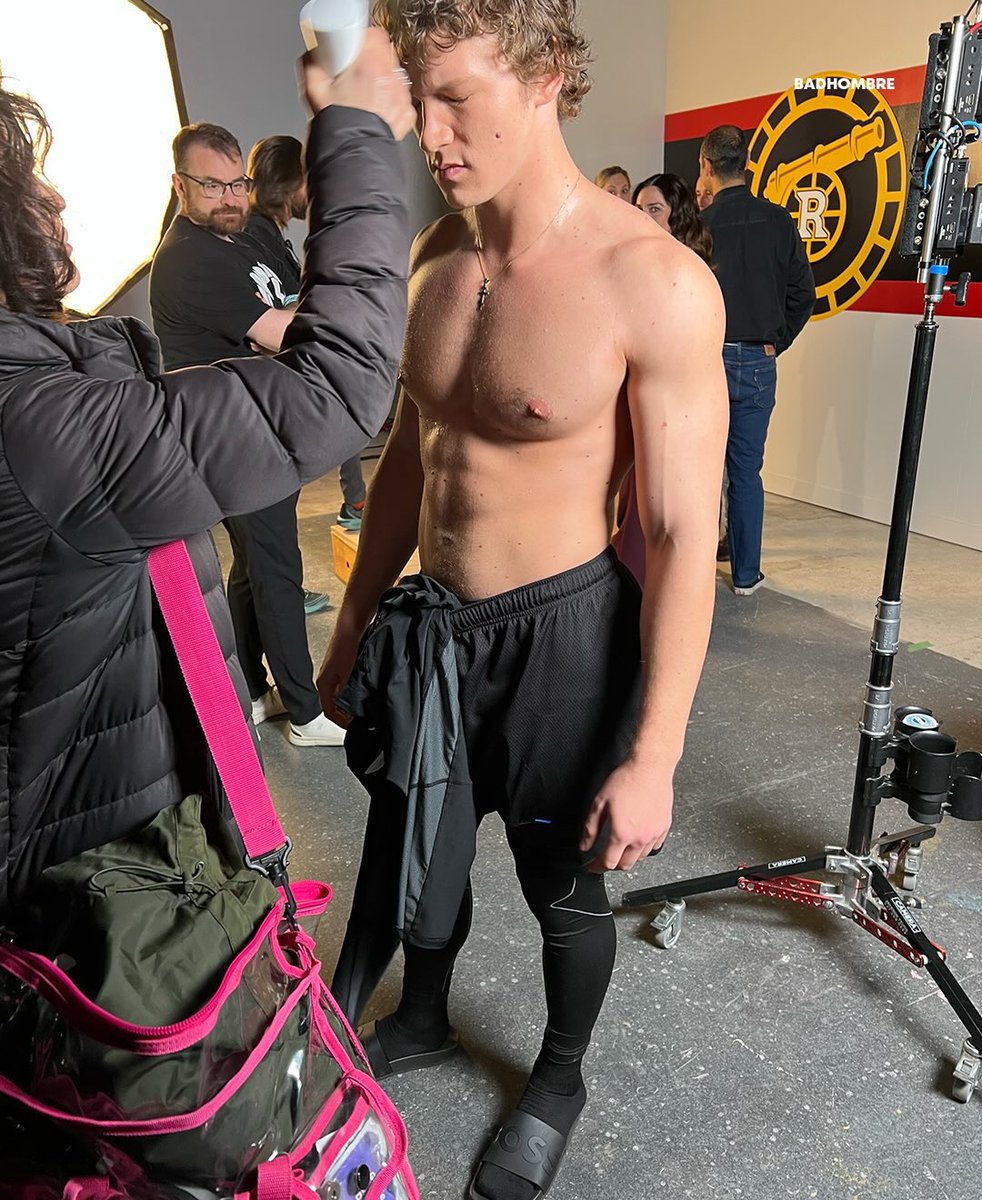 dailyhudcon's tweet image. New BTS photos of Hudson Williams and Connor Storrie on the set of Heated Rivalry! 🤍