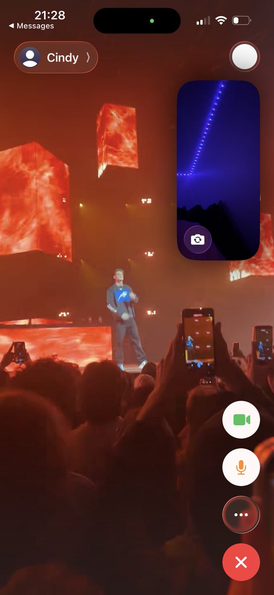 Ayez une personne comme <a href="/cindy_blake_/">cin ✩</a> dans votre vie. Elle m’a demandé mes sons préférés de bekar et m’a appelé à chaqu’un de ses sons 😹 plus mignon y’a pas ❤️