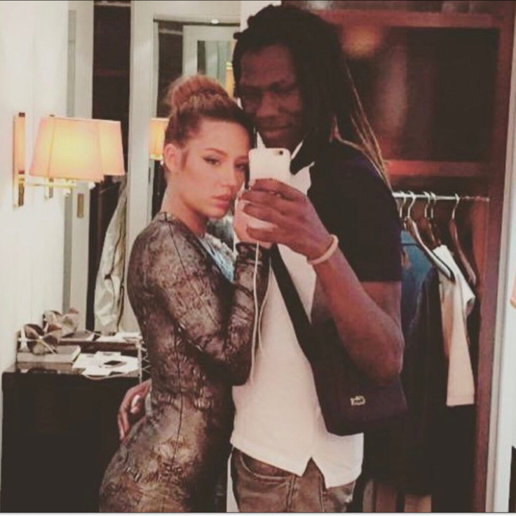 F_Desouche's tweet image. Le rappeur Doums placé en garde à vue pour des violences contre l’actrice Adèle Exarchopoulos

 fdesouche.com/2026/01/23/le-…