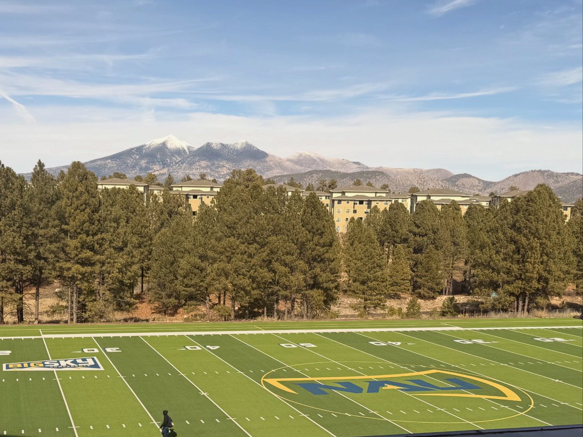 Coach_AAnand's tweet image. 7000 feet.
#RaiseTheFlag #NAU
