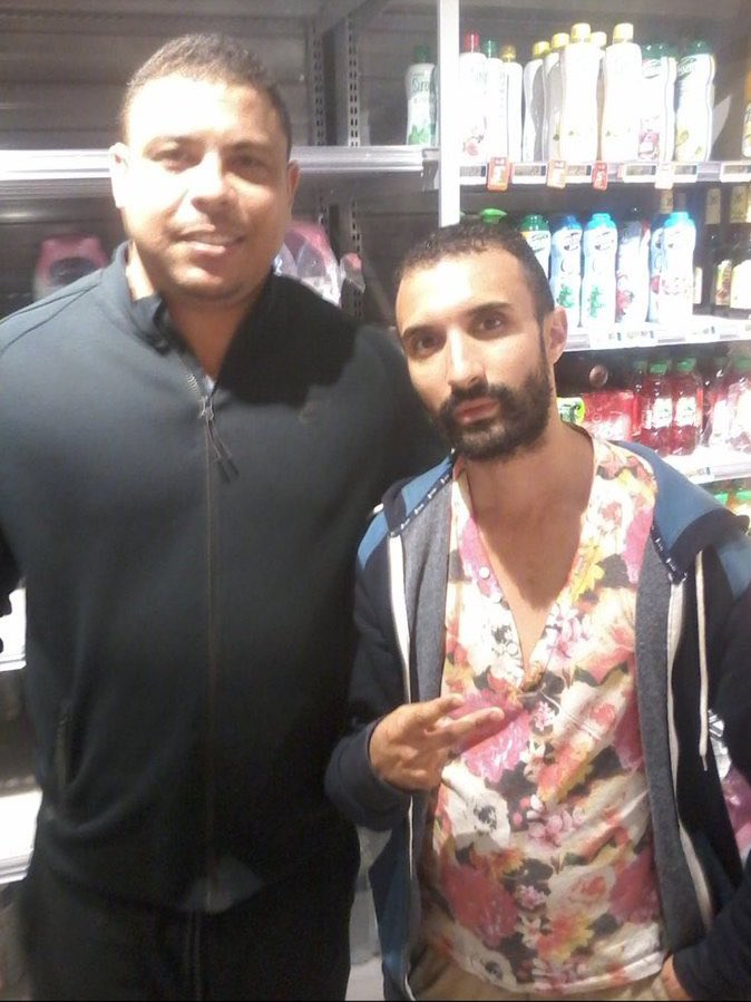 maesenhess's tweet image. Je crois qu’on pourra pas faire mieux que celle avec Ronaldo et Arouf gangsta dans le rayon sirop mdrrrrr