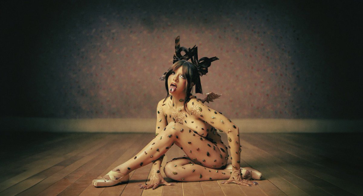 poptime's tweet image. Melanie Martinez anuncia novo alter ego “Circle” para sua nova era.

Circle é uma nova popstar criada com tecnologia Hades com o intuito de BANIR os artistas humanos de uma vez por todas.