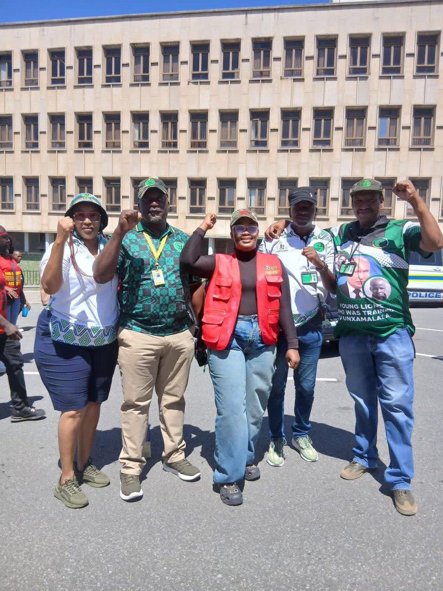Makhanya Masande tweet media