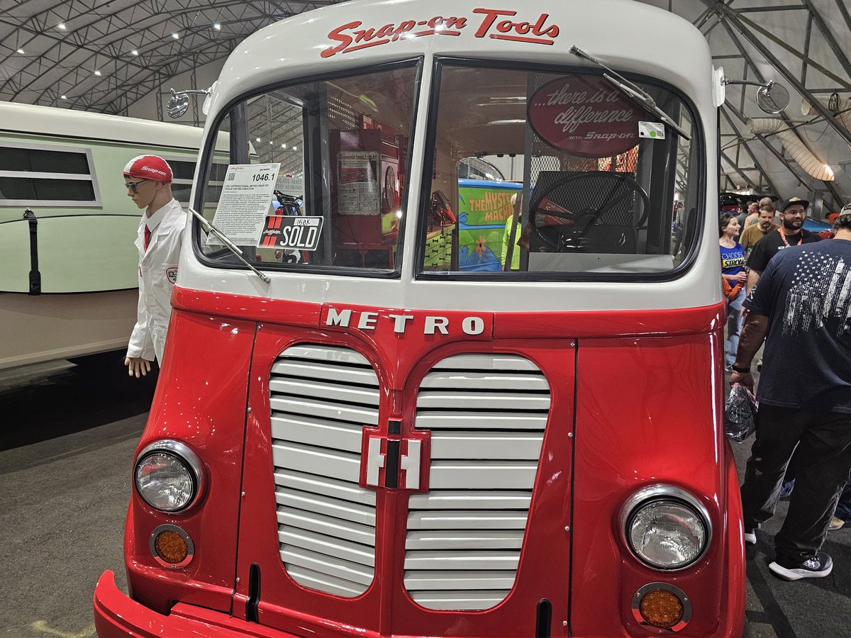 shaunhaney's tweet photo. Very cool snap on van 
@Barrett_Jackson https://t.co/oyGpjcxu6f
