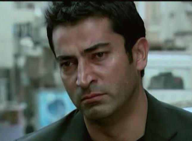 Hadi bakalım uyu uyuyabilirsen..  #deprem