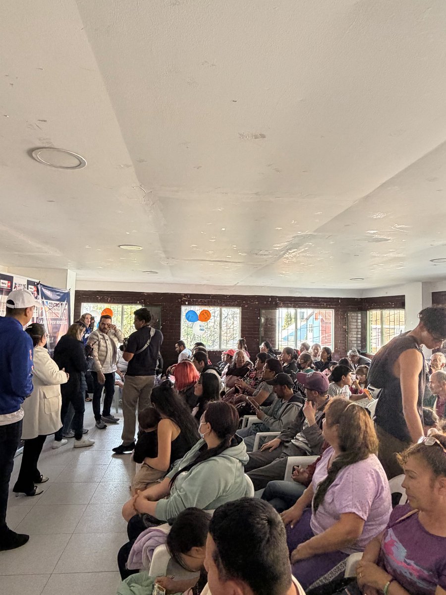 #Politica visitamos la localidad de #RafaelUribe, el barrio Palermo sur donde recogimos todas las problemáticas sociales y nos comprometimos a enviar cada petición a la entidad competente de dar respuesta. 
Vota este 8 de marzo 
Álvaro Alfonso Álvarez 
#115CD 
Centro Democrático