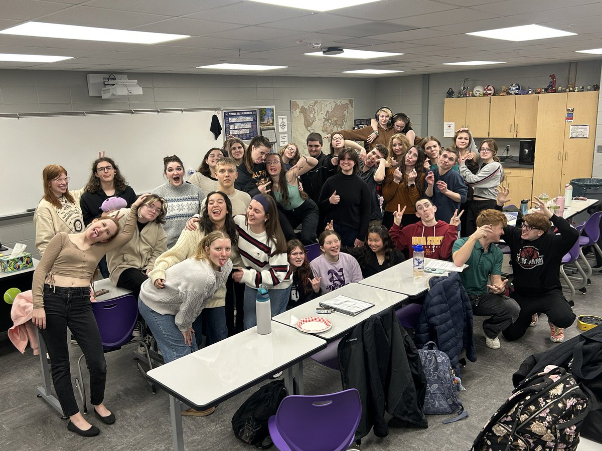Norwalk_Speech's tweet photo. Norwalk Large Group Speech heads to Creston High School tomorrow! 

17 groups performing between 8 and 3! 

Thanks to families for transporting your students! We have Show Choir kids running to Johnston for Showzam then coming from Bowling to attend Speech. 

Bring it! #SpeechFun https://t.co/hNK6c5N1nJ