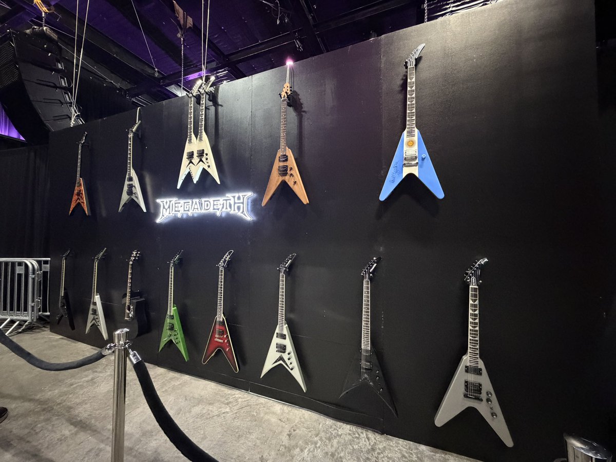 msnwshr's tweet image. Happy @Megadeth album 17 release day 🔥 grateful to have gotten to listen to it a week early. Incredible finale from one of the best.