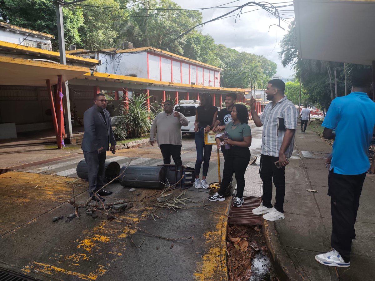 DefensoriaUP's tweet photo. En este momento, el Defensor de los Derechos de los Universitarios se encuentra realizando una mediación con los estudiantes que 

Noticia completa en: 
https://t.co/mQQGkYv04P

@UNIVERSIDAD_PMA https://t.co/6oJIKCfv9j