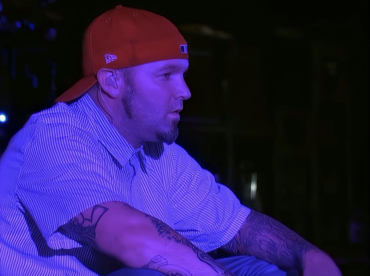 fortheflies's tweet image. happy fres friday. here's fred reverently watching wes play master of puppets