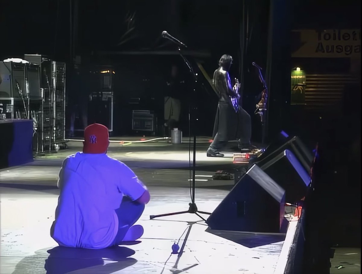 fortheflies's tweet image. happy fres friday. here's fred reverently watching wes play master of puppets