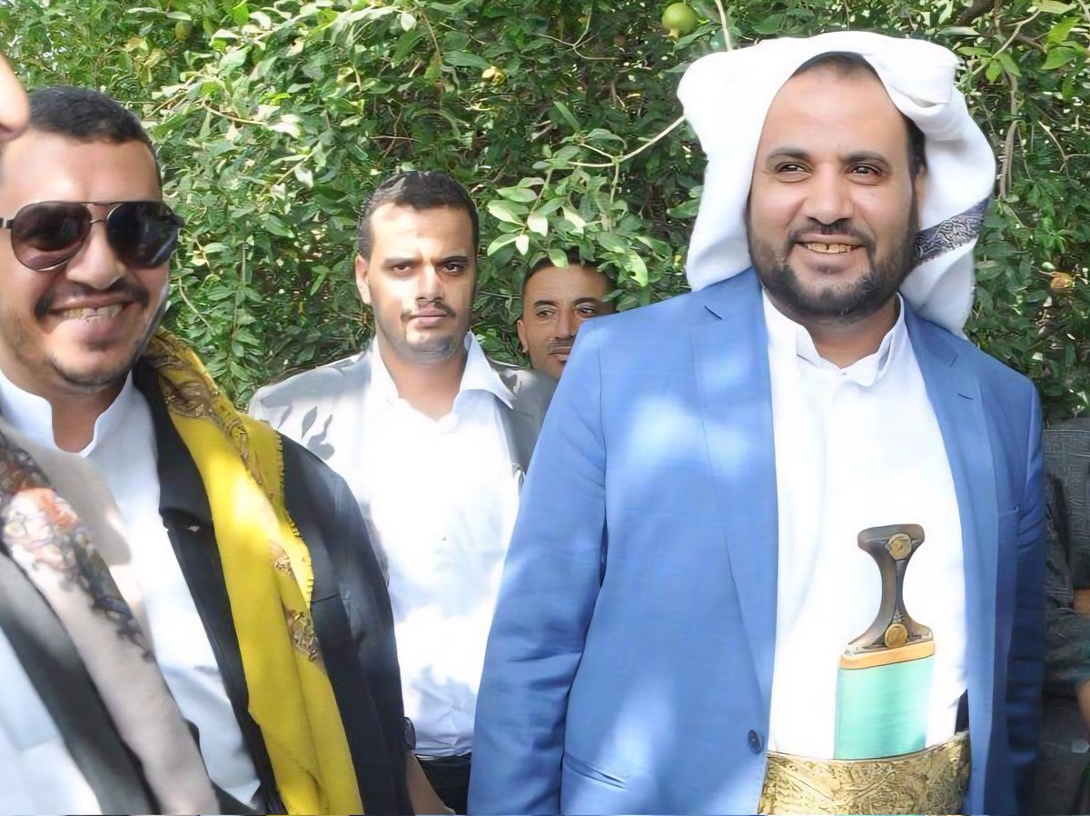 «كان مدرسةً في الوعي والإيمان، والولاء والتفاني في تحمّل المسؤولية الجهادية في سبيل الله، ومسؤولًا جسّد في أحلك الظروف معاني الثبات والصدق والتضحية. مضى الشهيد الرئيس صالح الصماد، وبقيت سيرته العطرة حيّة في وجدان شعبٍ لا يعرف الانكسار ولا التفريط، كيف لا وقد نهل من معين القرآن