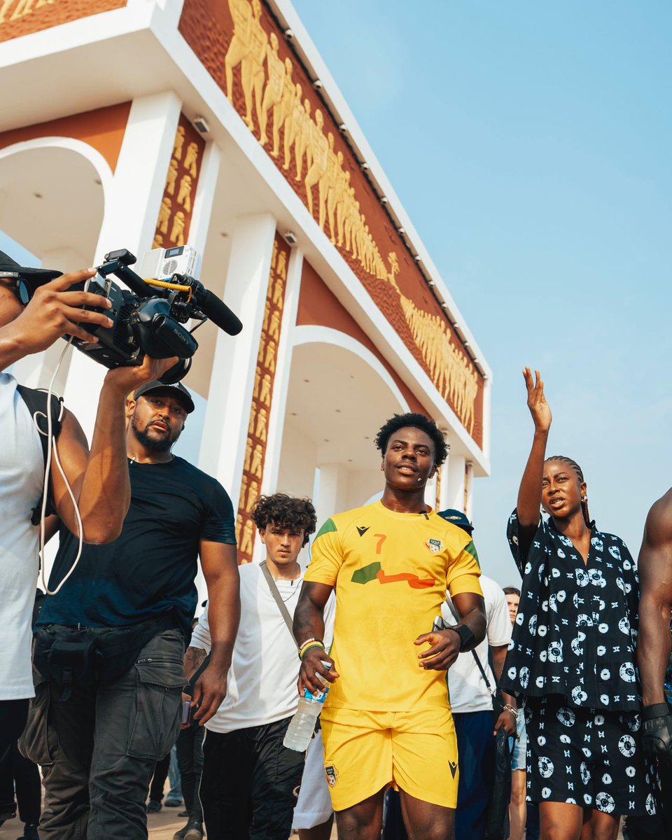 TIGRI ton maudiaaaaa...
Imaginez... Je ne veux même pas.
Sauvage, irresponsable et irréfléchi de Tigri.