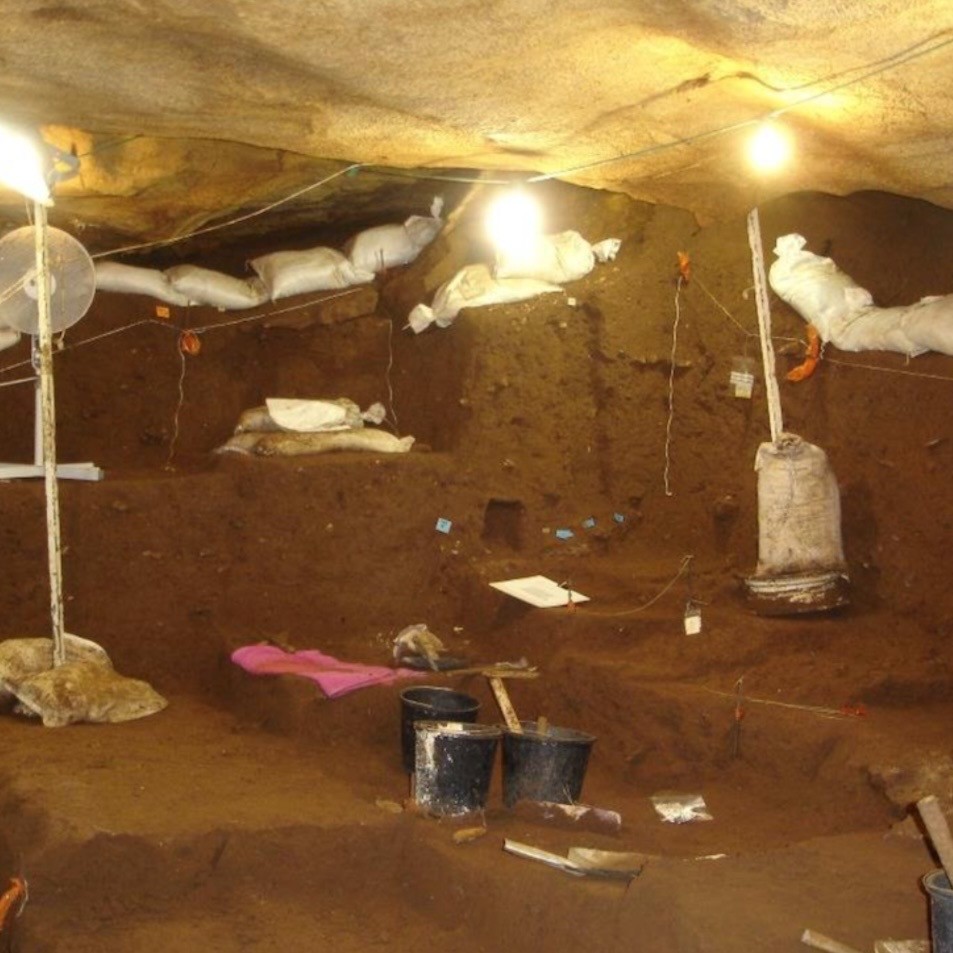 KSU_CollegeofAS's tweet image. What was life like tens of thousands of years ago? Explore groundbreaking research at Manot Cave with Kent State’s anthropology team, uncovering ancient practices deep beneath the surface. 🧬📚 

🔗 kent.edu/today/news/dig…

#KentStateCAS #Anthropology #AncientHistory